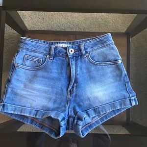BULLHEAD DENIM CO. Mom shorts